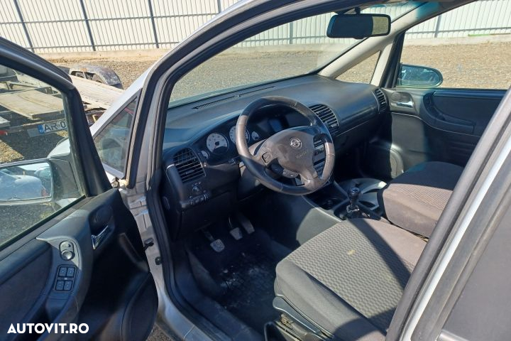 Etrier spate stanga Opel Zafira A [facelift] [2003 - 2005] Minivan 5- - 9