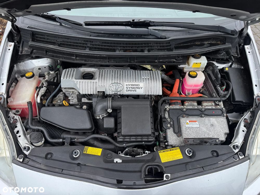 Toyota Prius (Hybrid) Comfort - 24