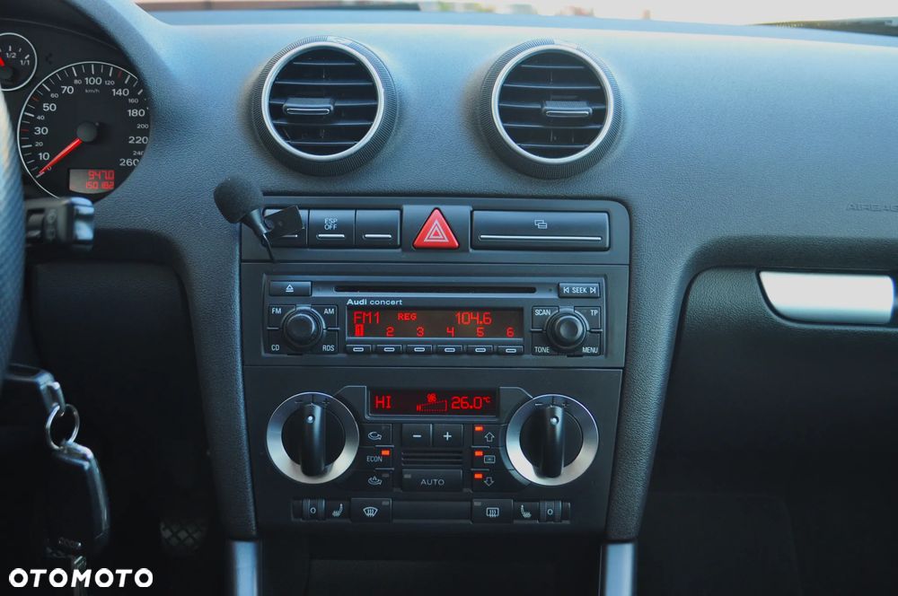 Audi A3 3-drzwiowe 2.0 FSI Attraction - 16