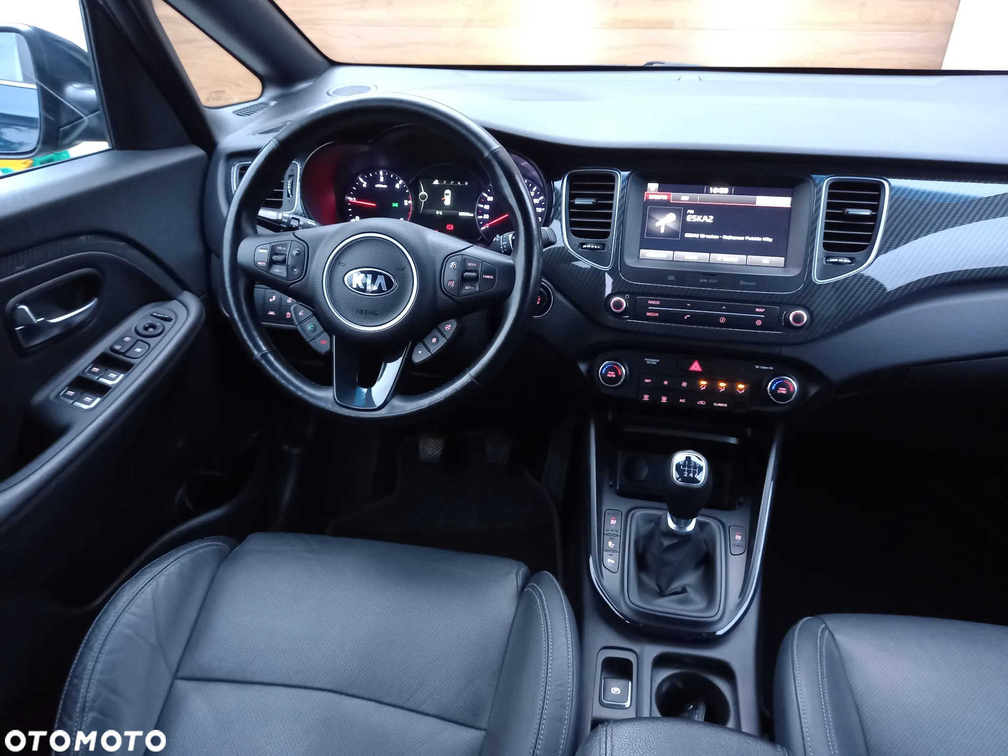 Kia Carens 1.7 CRDi Business Line 7os - 17