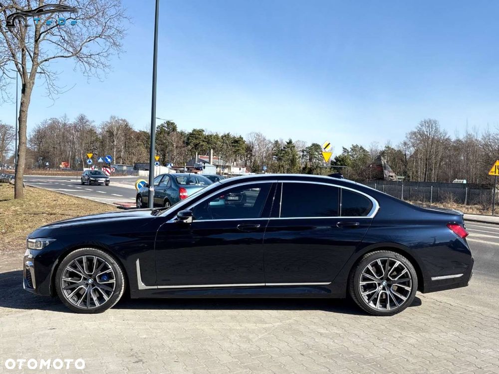 BMW Seria 7 750i xDrive sport - 13