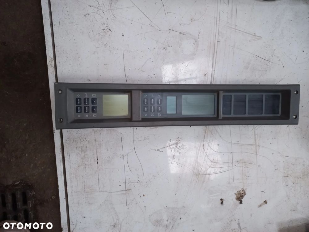 Licznik,sterownik,wyświetlacz,podłokietnik,komputer,MCcormick,Case,New Holland,Steyr,429092A1,707322A2,704499A2,47519388,82036342,313856A1,87677584,362031A1,412439001001,CVT,CVX,MXU,MX270,PUMA,mxm,konsola,control unit,monitor,terminal,magnum,deska rozdzielcza,digital,instrument cluster, - 17