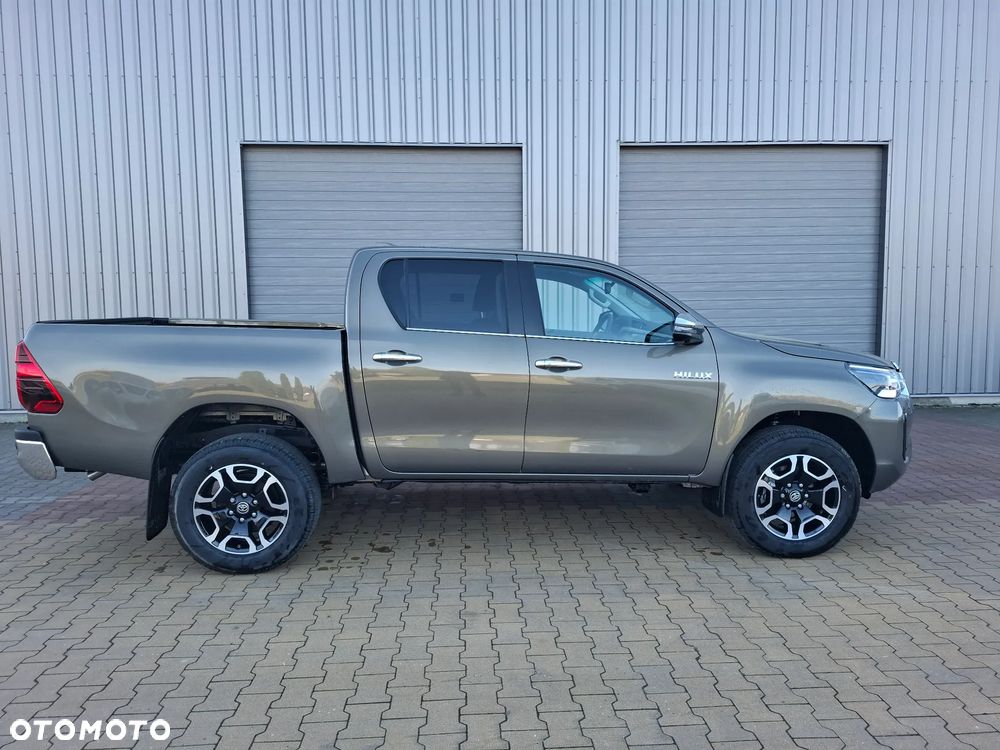 Toyota Hilux 2.8 D-4D mHEV Double Cab Executive 4x4 - 1