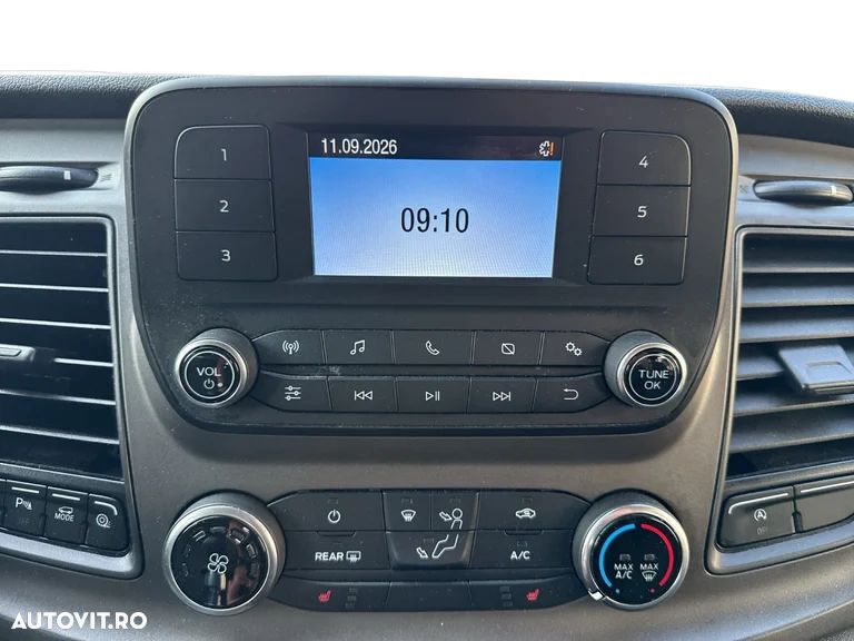 Ford Tourneo Custom - 17