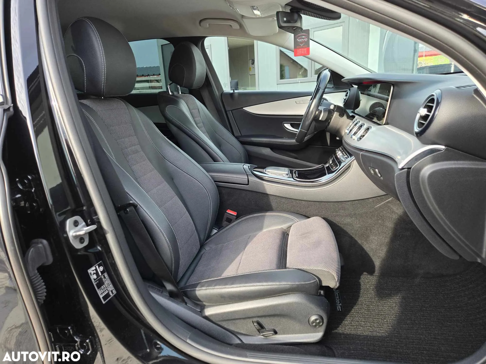 Mercedes-Benz E 220 d T 9G-TRONIC Avantgarde - 24