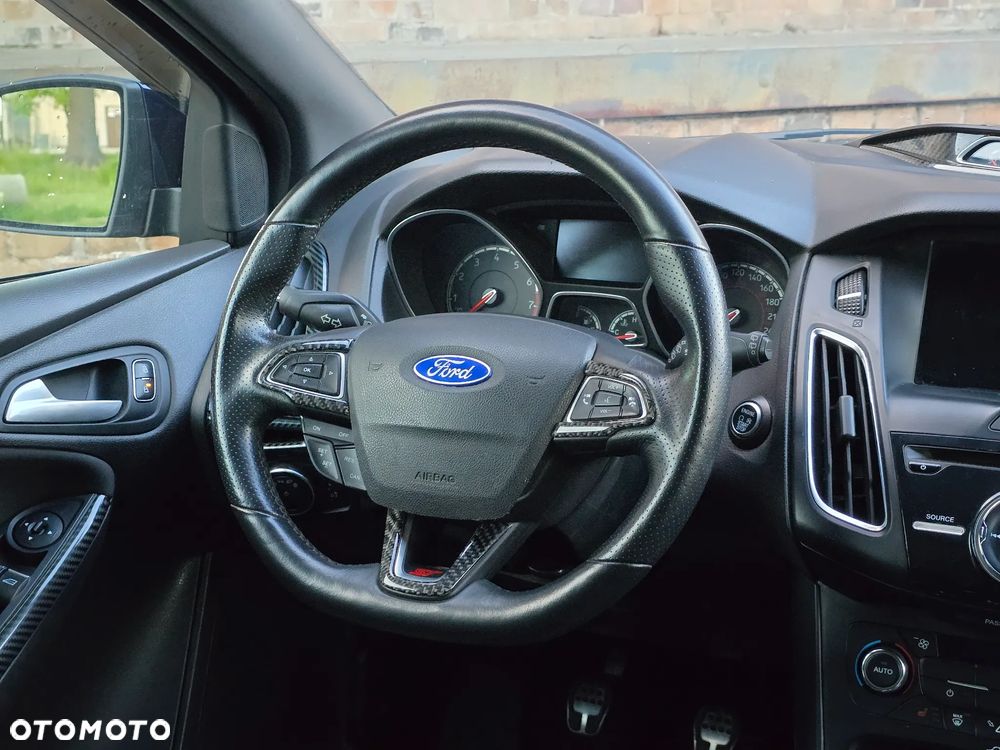 Ford Focus 2.0 EcoBoost ST - 25