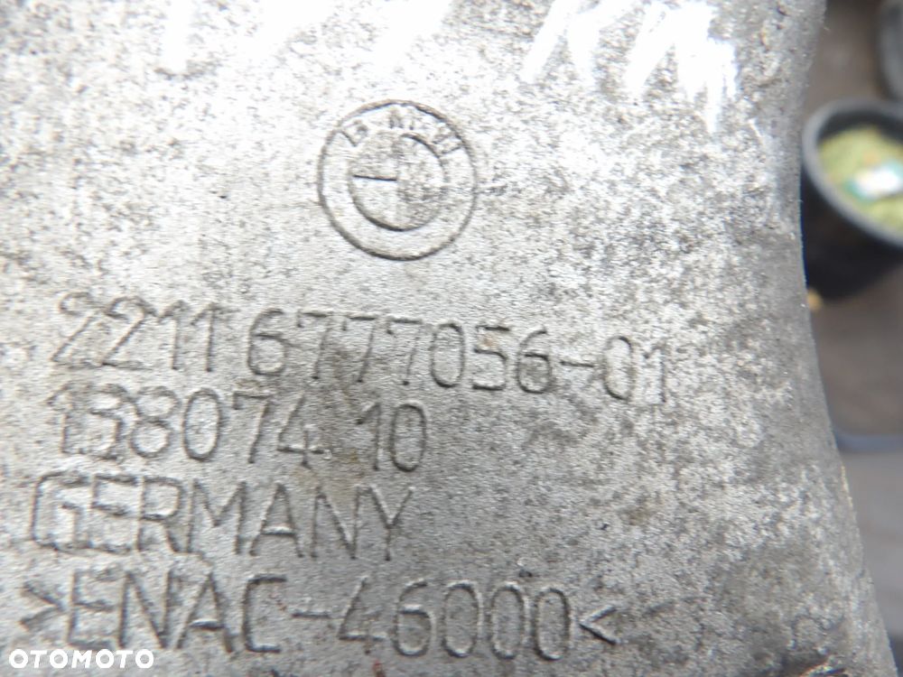 BMW - E60,E61 - WSPORNIK , ŁAPA SILNIKA - PRAWA - 6777056 - 2