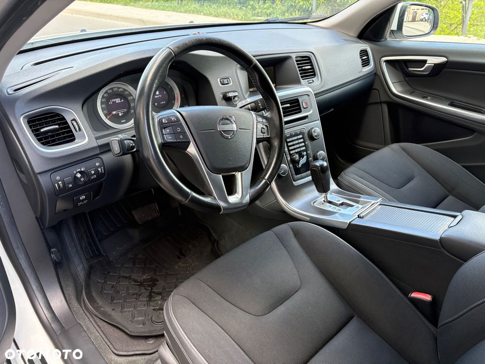 Volvo V60 T4 Geartronic Powershift Momentum - 30