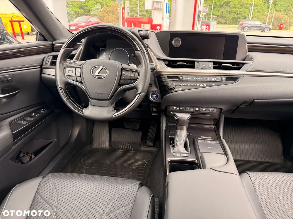 Lexus ES 300h Prestige - 9