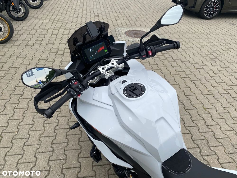 BMW XR - 8