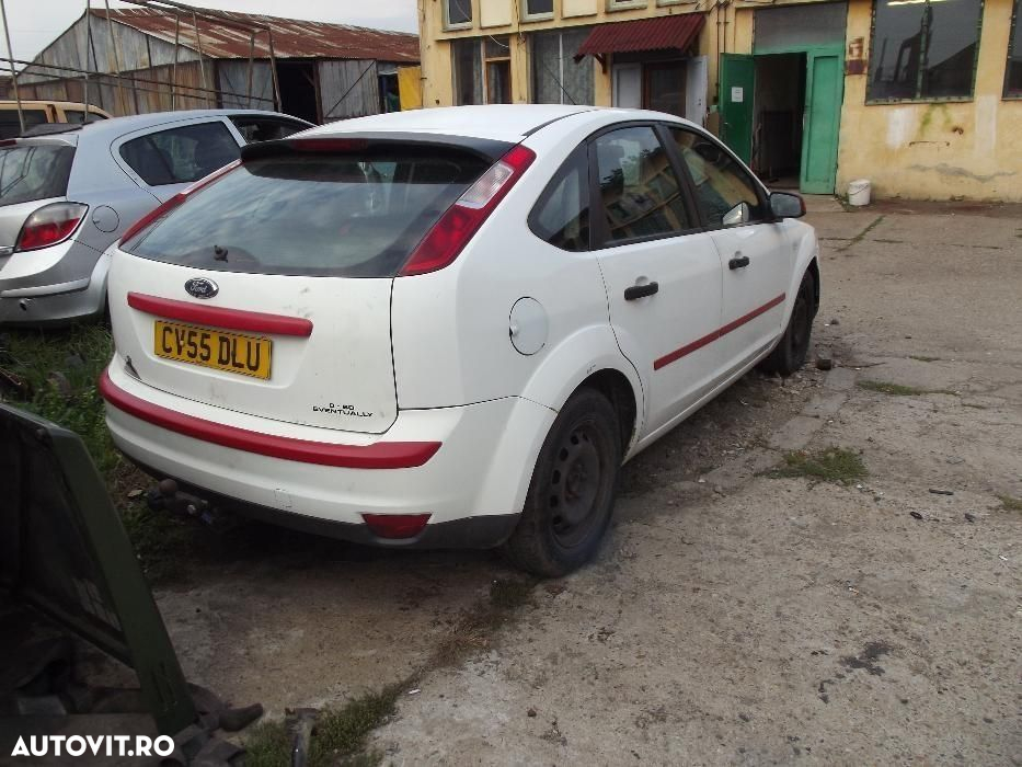 Dezmembrez Ford focus 2 1.6tdci alb hatchback 90 cp 109 cp - 2