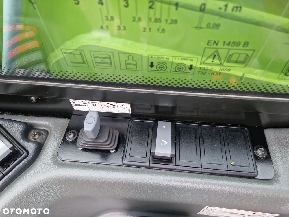 Claas SCORPION 732 - 12