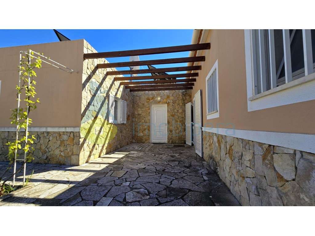 Moradia V4 com piscina e uma vista deslumbrante - Grande imagem: 3/50