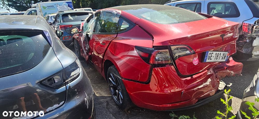 Tesla Model 3 - 5