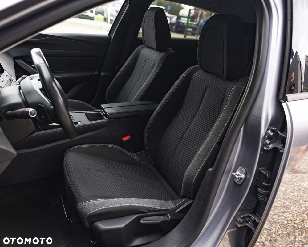 Peugeot 308 PureTech 130 GPF EAT8 Stop & Start Allure Business-Paket - 23