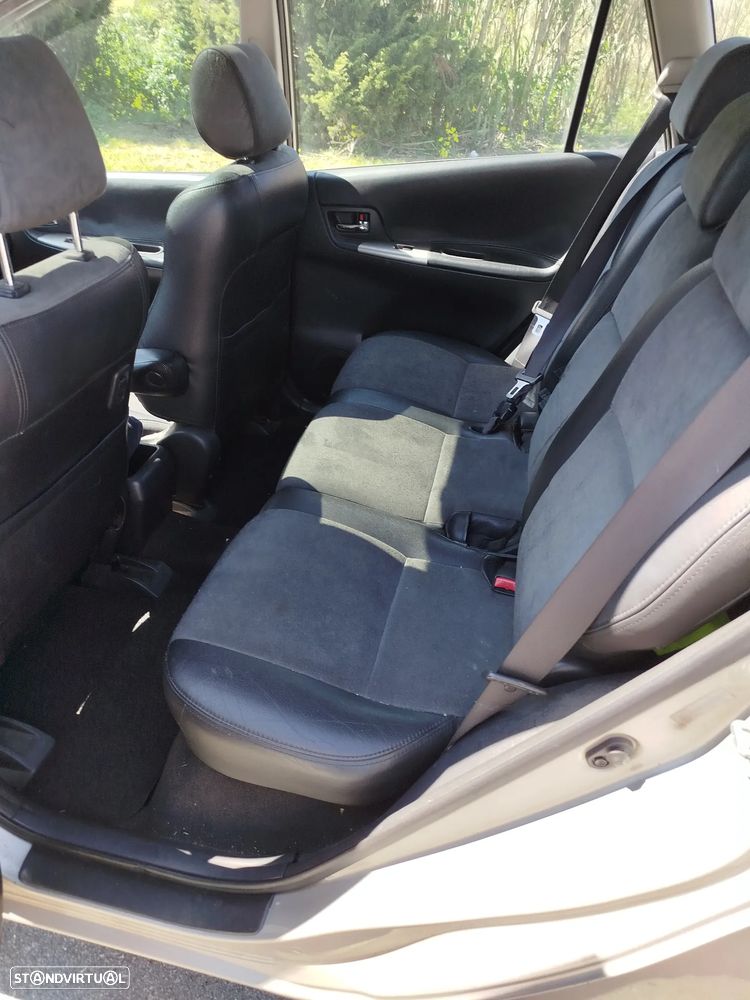 Toyota Corolla Verso 2.0 D-4D Sol TAE — fotografia 3