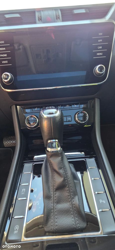 Skoda Superb 2.0 TDI Style DSG - 17