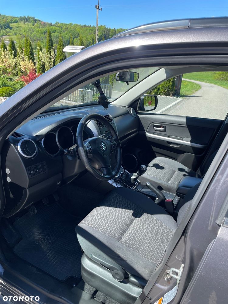Suzuki Grand Vitara 2.4 Premium - 9