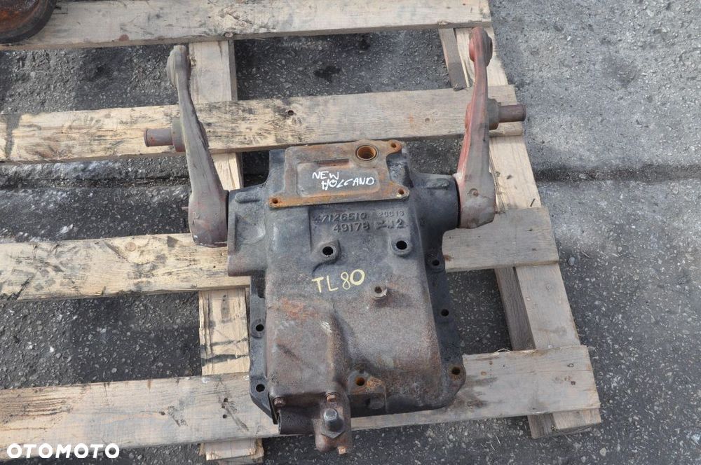 PODNOŚNIK WAŁEK RAMIONA NEW HOLLAND 47126510 / 49178