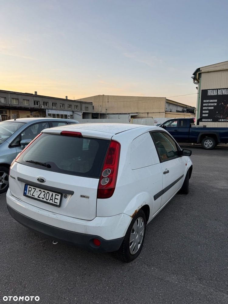 Ford Fiesta - 2