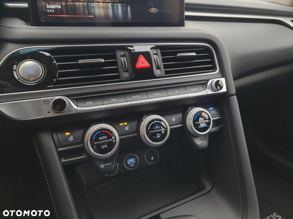 Genesis G70 2.0T RWD 8AT Premium - 21