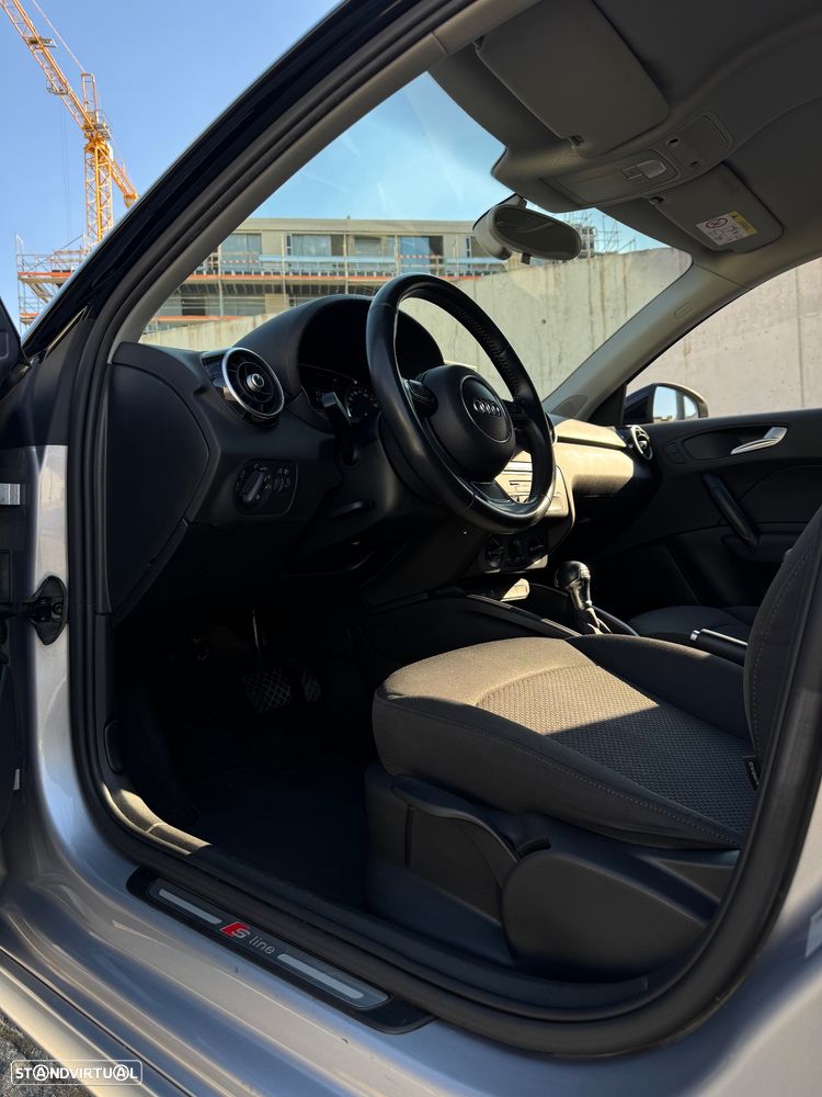 Audi A1 Sportback 1.6 TDi S-line S tronic - 6