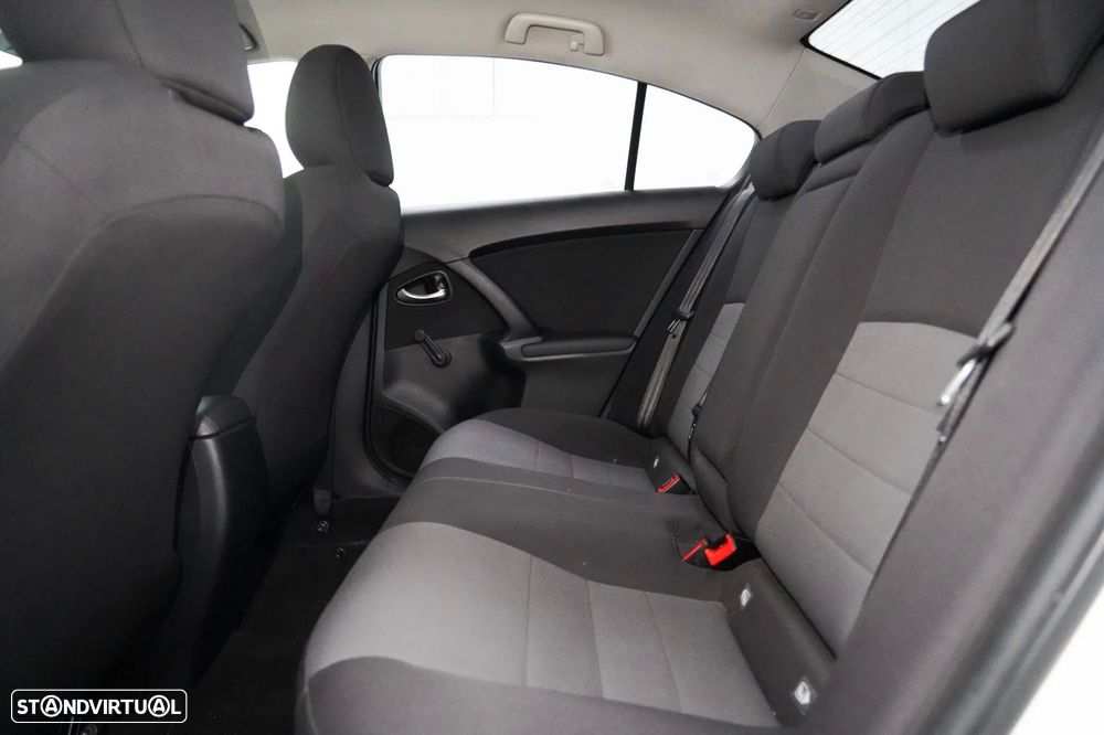 Toyota Avensis 1.6 D-4D Comfort - 8