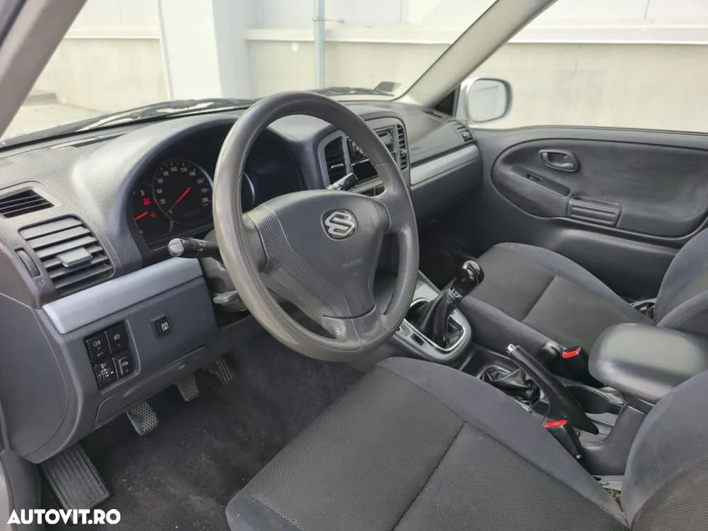 Suzuki Grand Vitara 2.0 Comfort Limited - 11