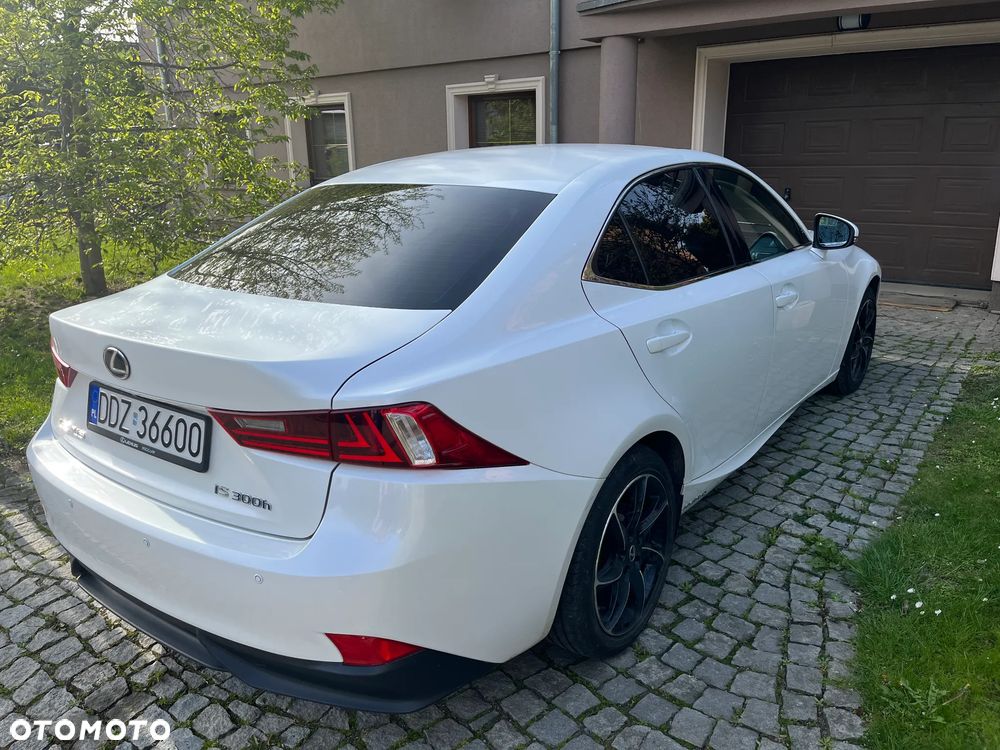Lexus IS 300h Elite - 3