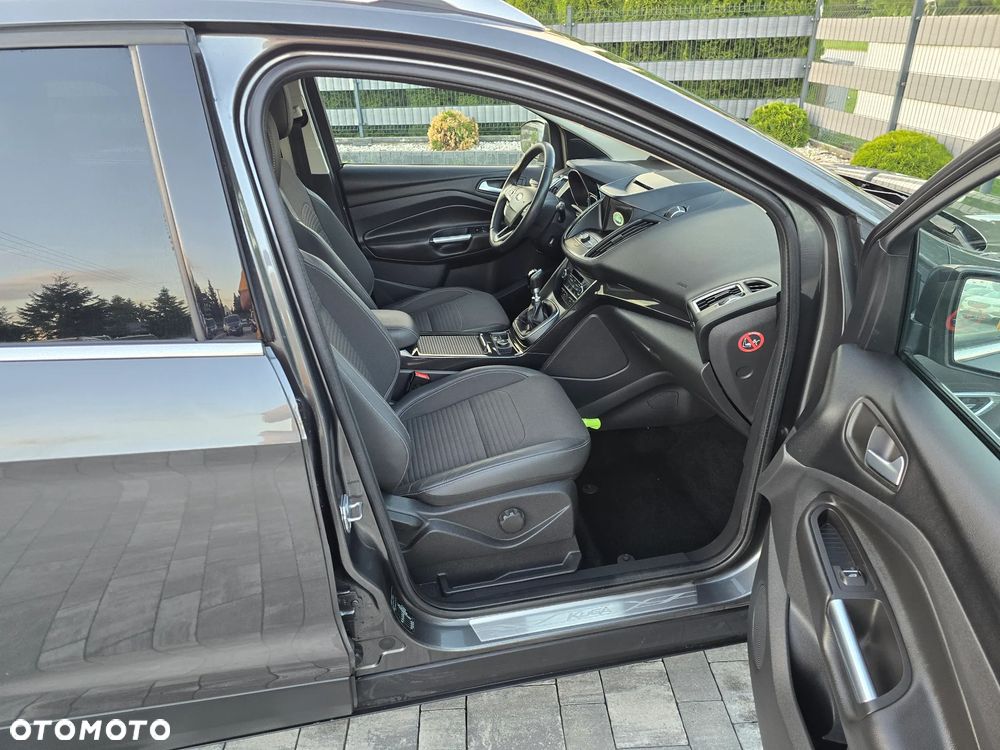 Ford Kuga 1.5 EcoBoost 2x4 ST-Line - 9