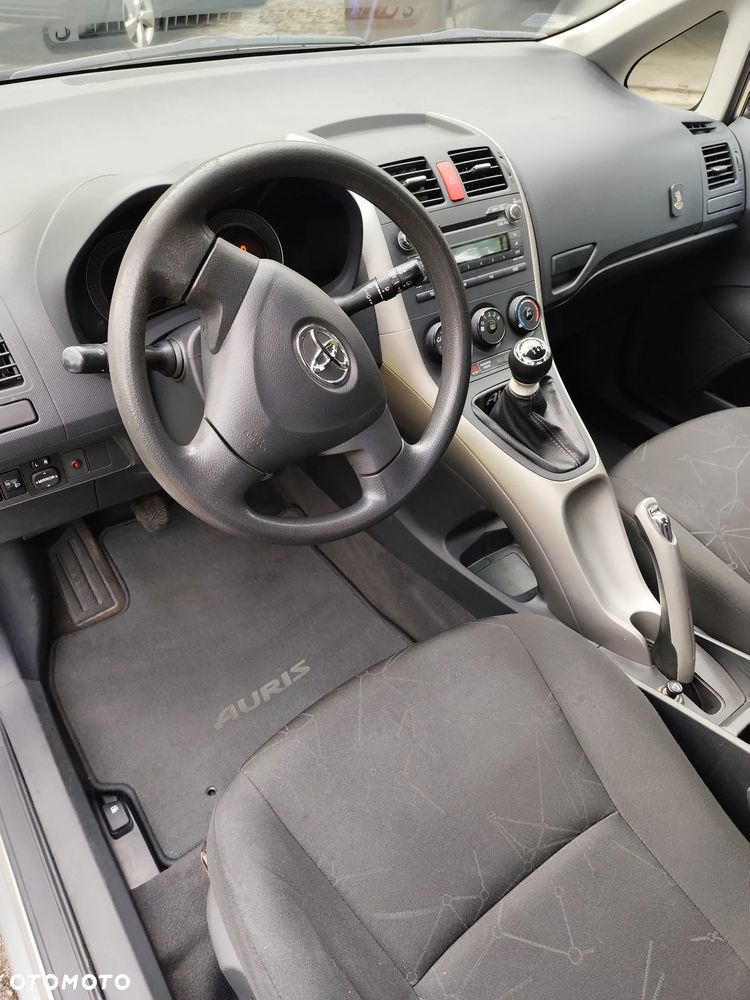 Toyota Auris - 8