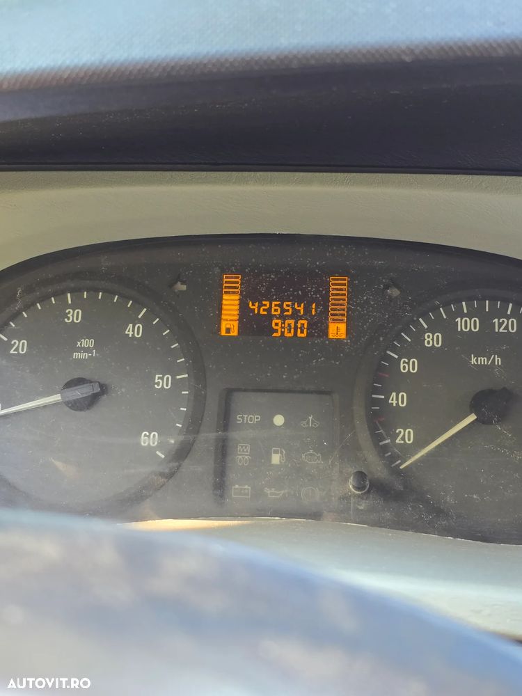 Opel Vivaro - 17