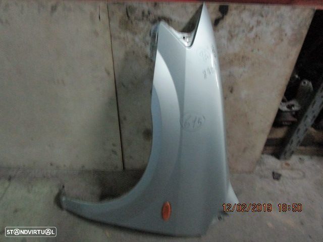 Guarda Lamas GL615 MAZDA MPV 2003 5P CINZA USADO ESQ - 1