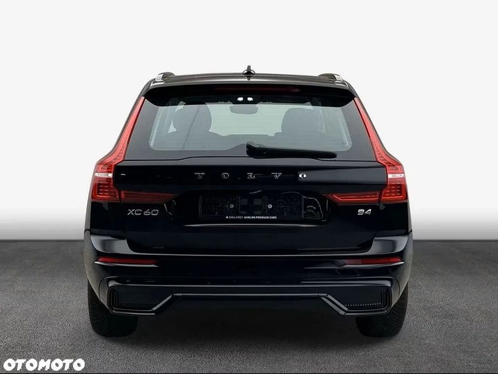 Volvo XC 60 B4 B Plus Dark - 3