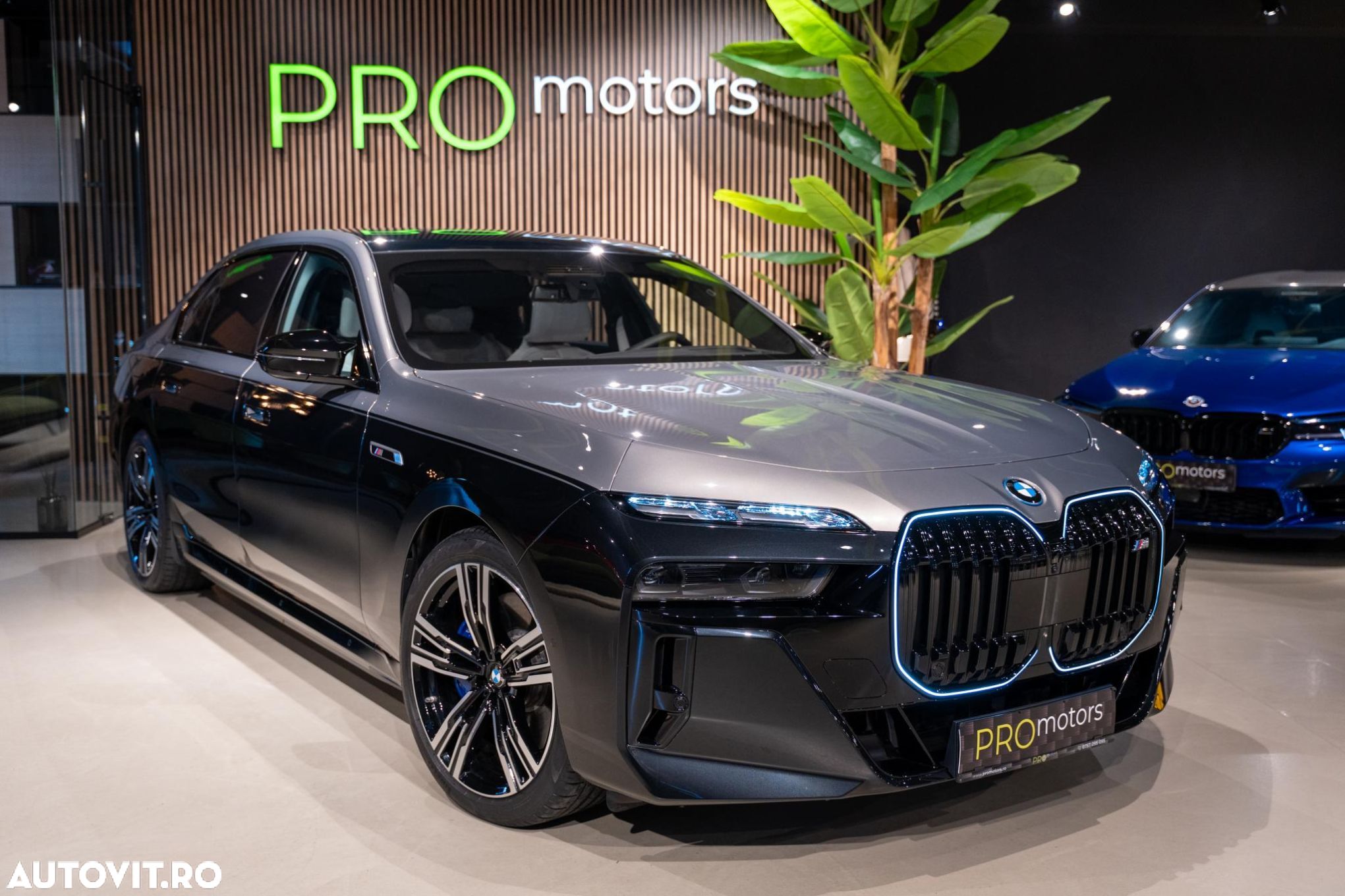 BMW M7 - 1