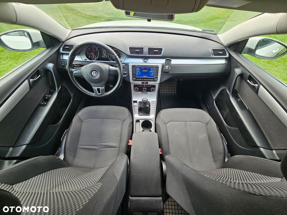 Volkswagen Passat - 7