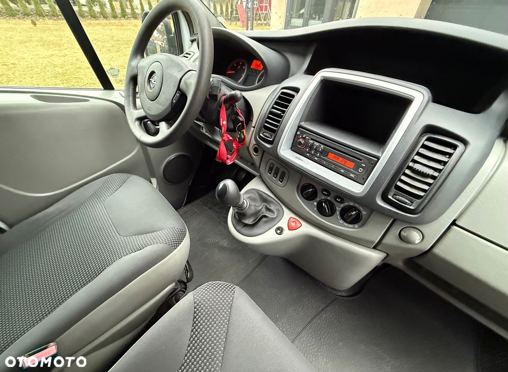 Opel Vivaro - 10