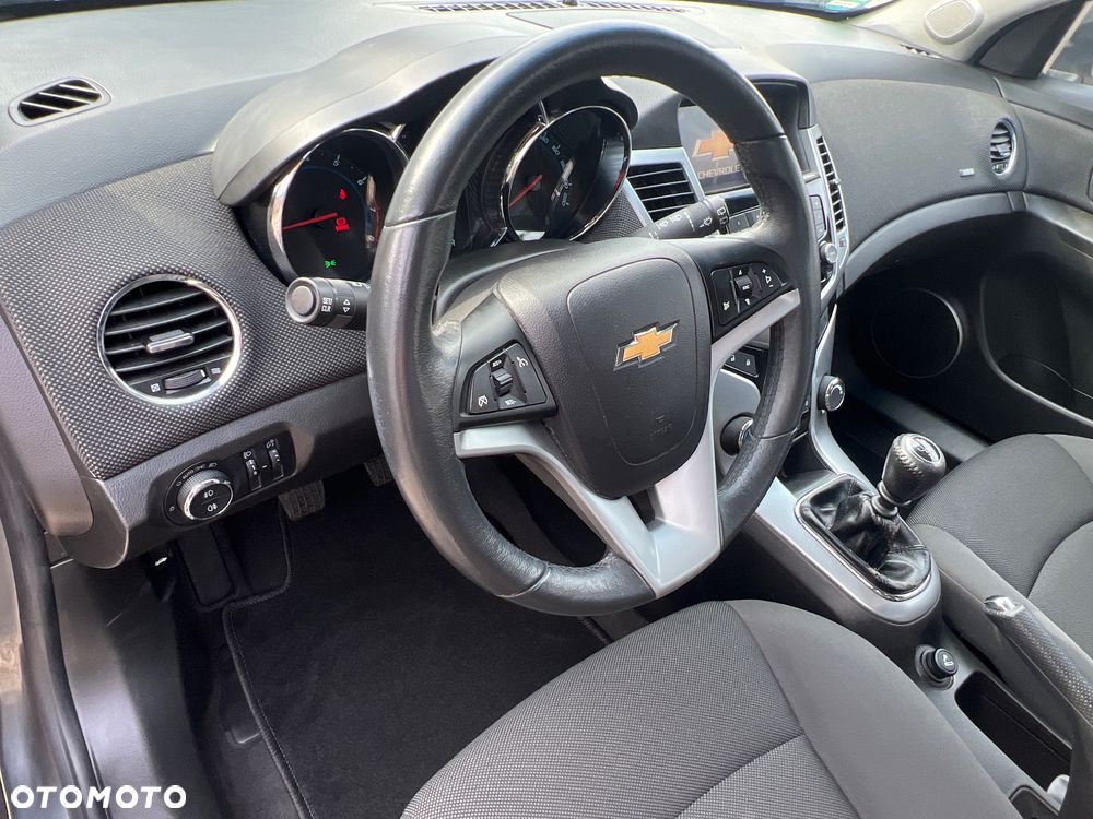 Chevrolet Cruze - 11