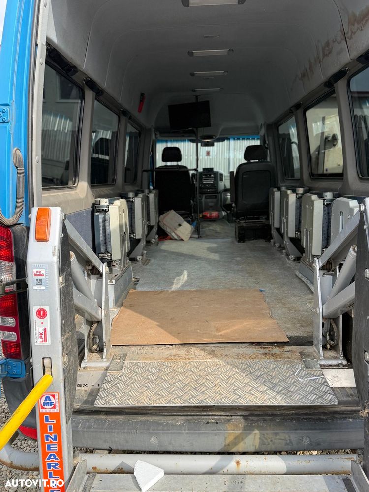 Mercedes-Benz Sprinter - 11