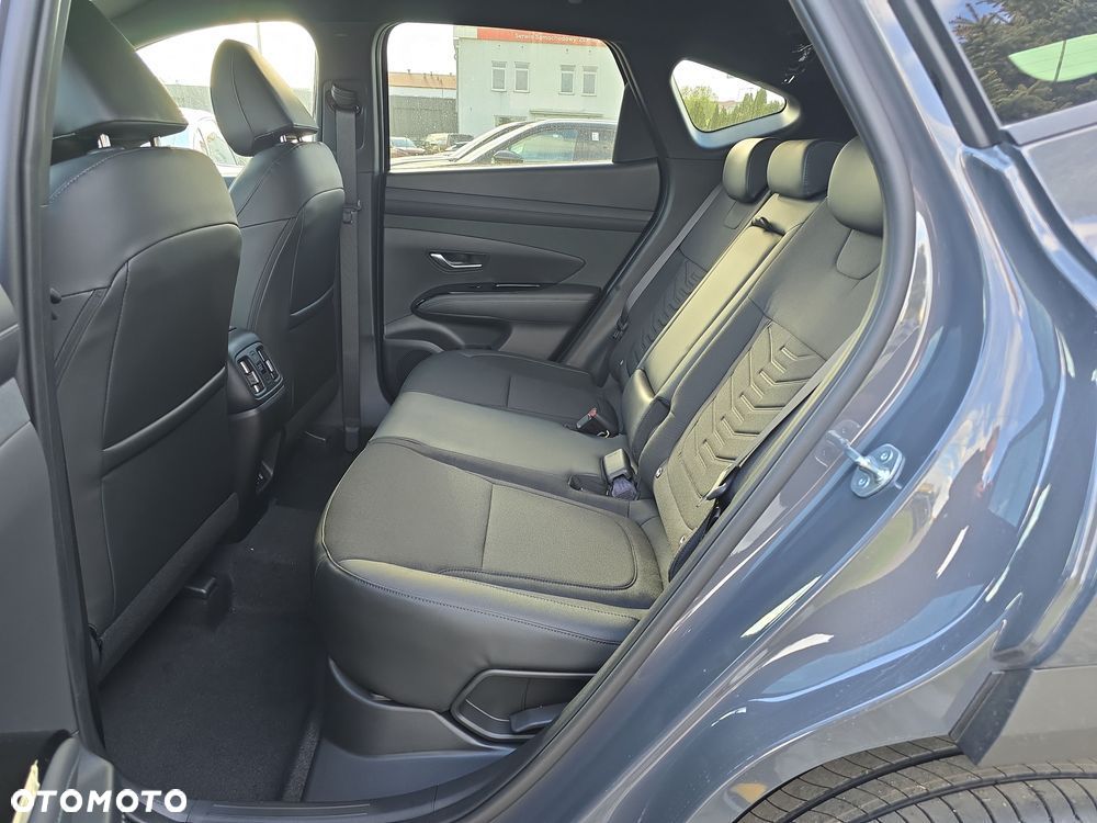 Hyundai Tucson 1.6 T-GDi HEV Executive 4WD - 13