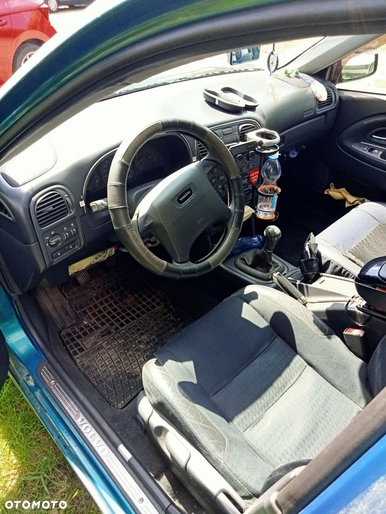 Volvo V40 2.0 - 12