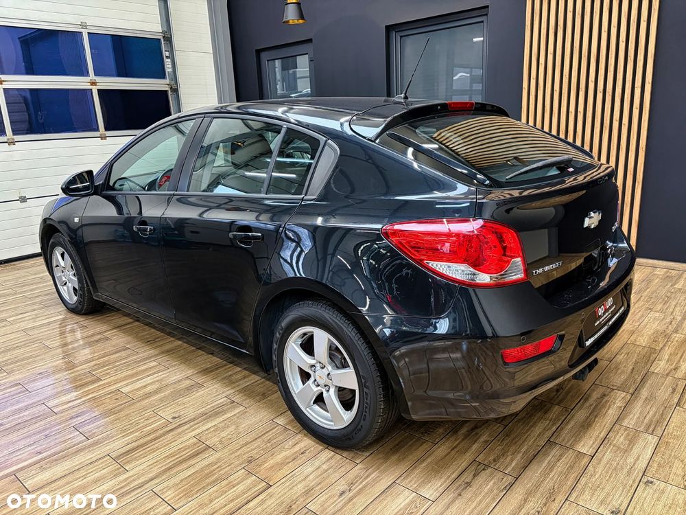 Chevrolet Cruze 1.8 LT+ - 11