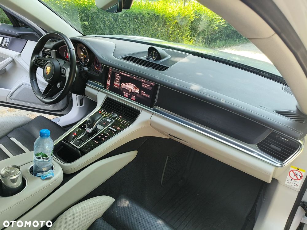 Porsche Panamera - 16