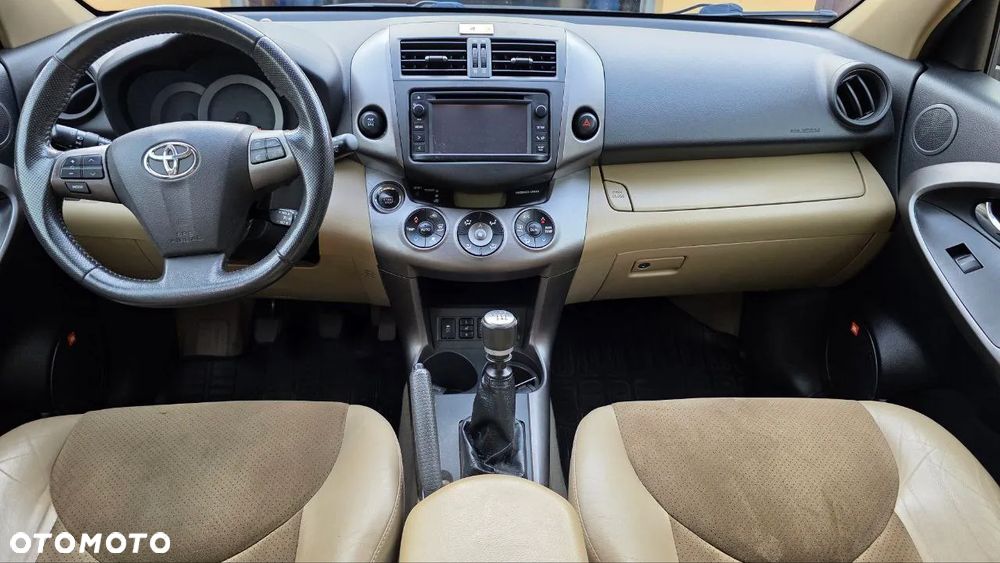 Toyota RAV4 2.2 D-4D Premium - 13