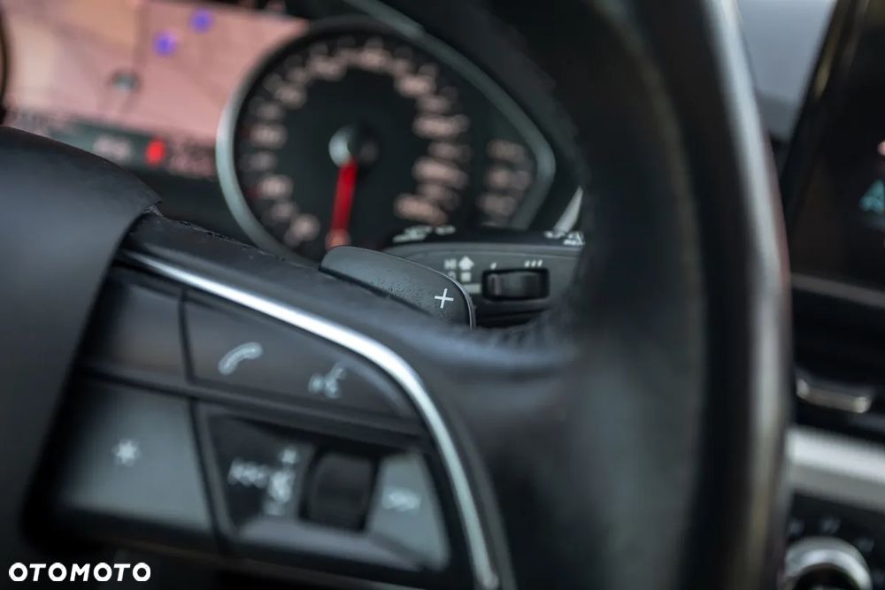 Audi A4 Avant 35 TDI S tronic - 28