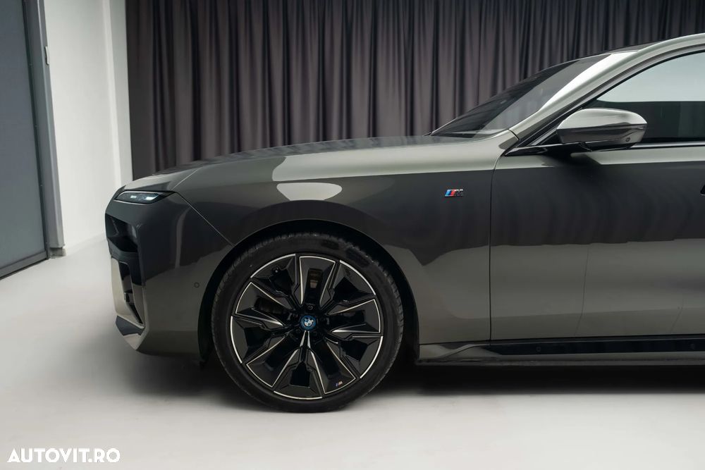 BMW i7 - 9