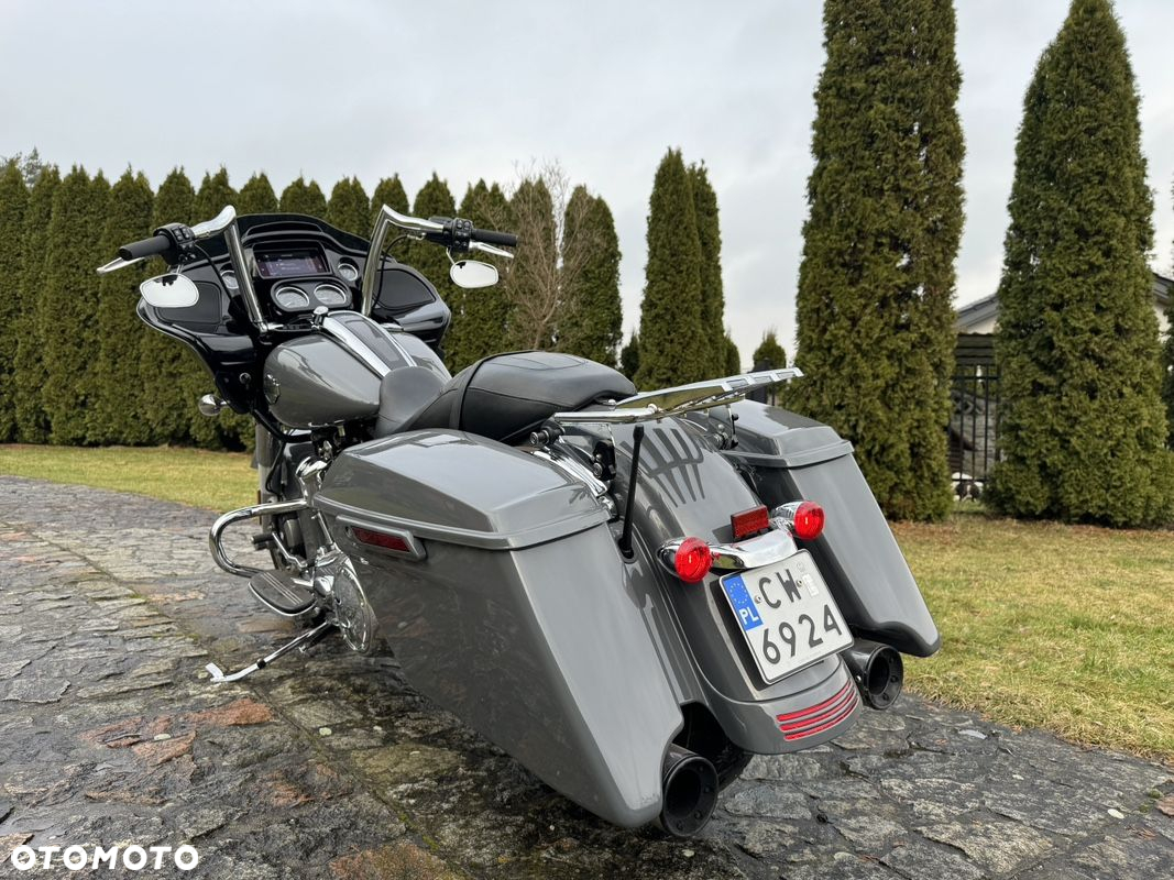Harley-Davidson Touring Road Glide - 34