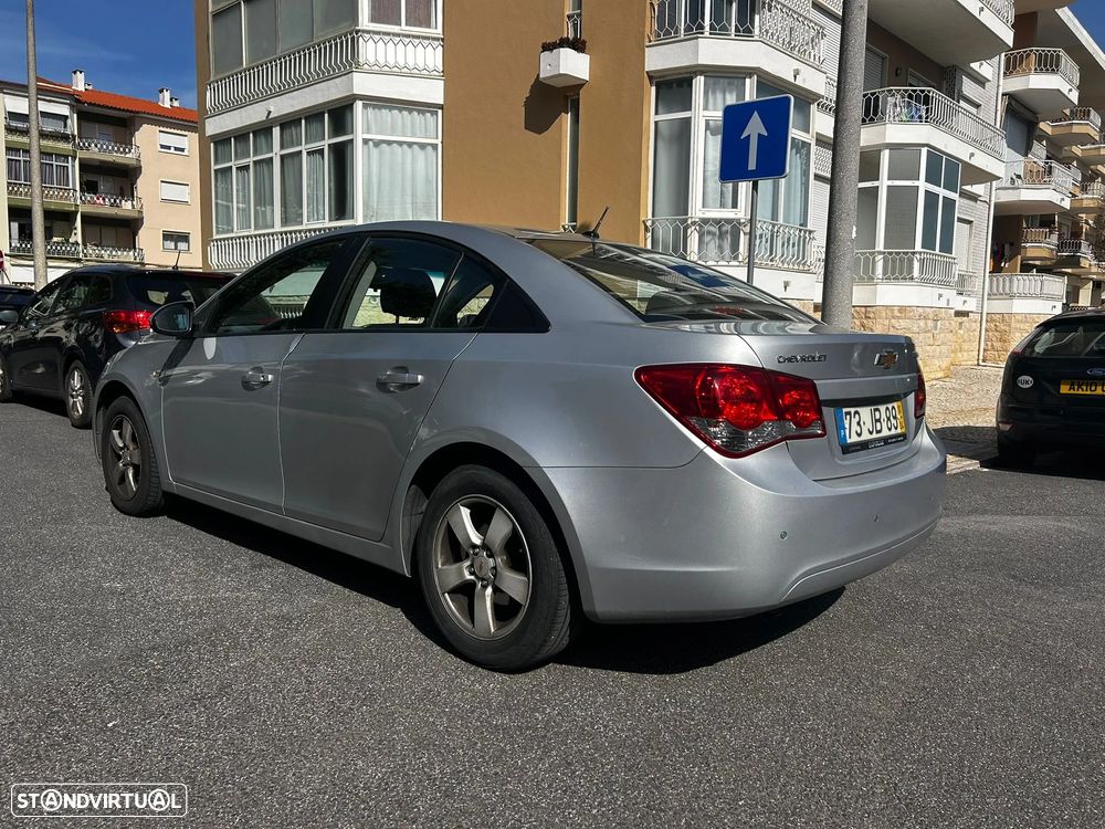 Chevrolet Cruze 1.6 LS - 3