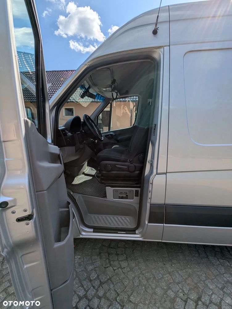 Mercedes-Benz Sprinter - 14