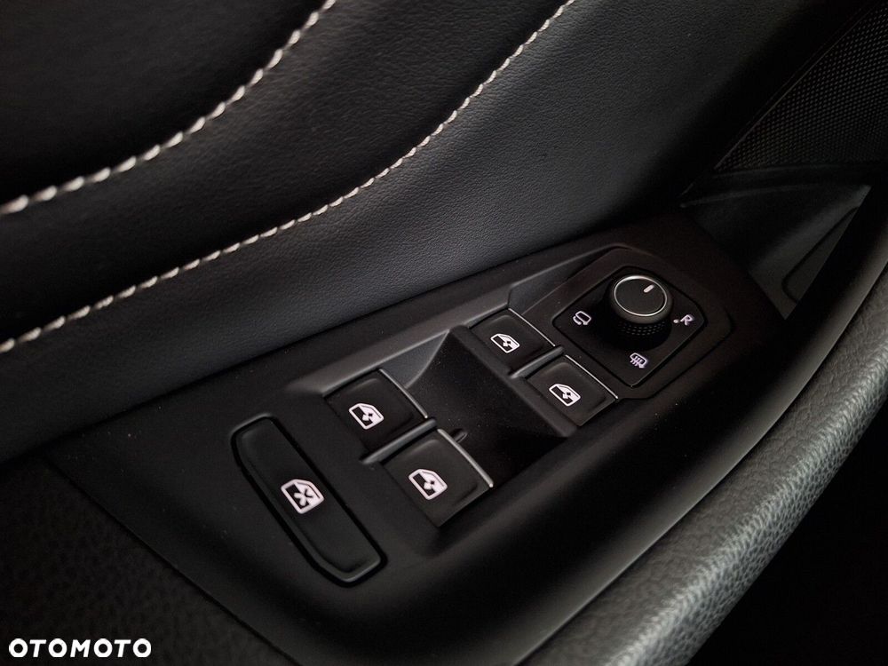 Volkswagen Passat 2.0 TDI 4Mot Elegance DSG - 39